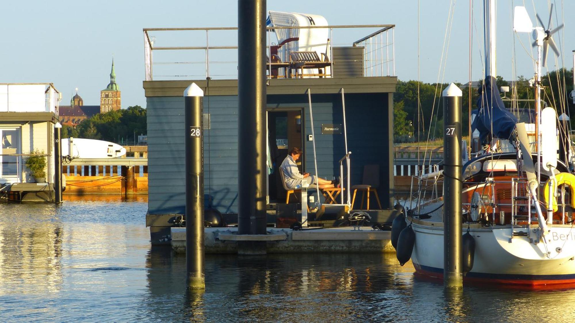 Hotel Hausboot Harmonie Stralsund Exterior foto